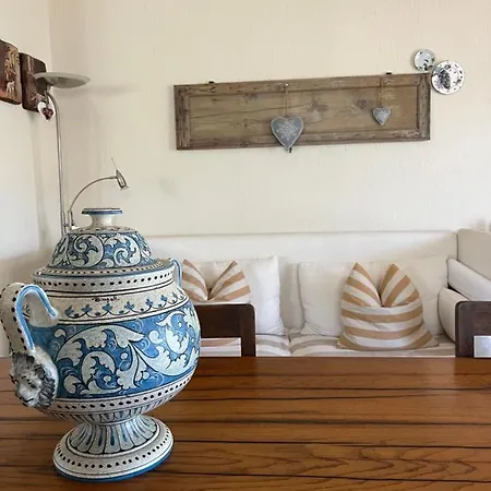 Casa De' Trinci 3*