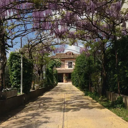 Guest house Casa De' Trinci 3*